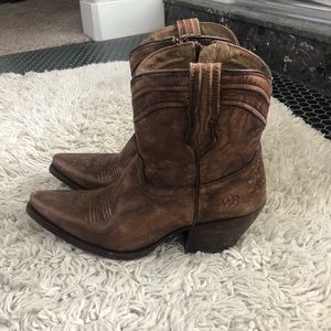 ARIAT boot Sz 9